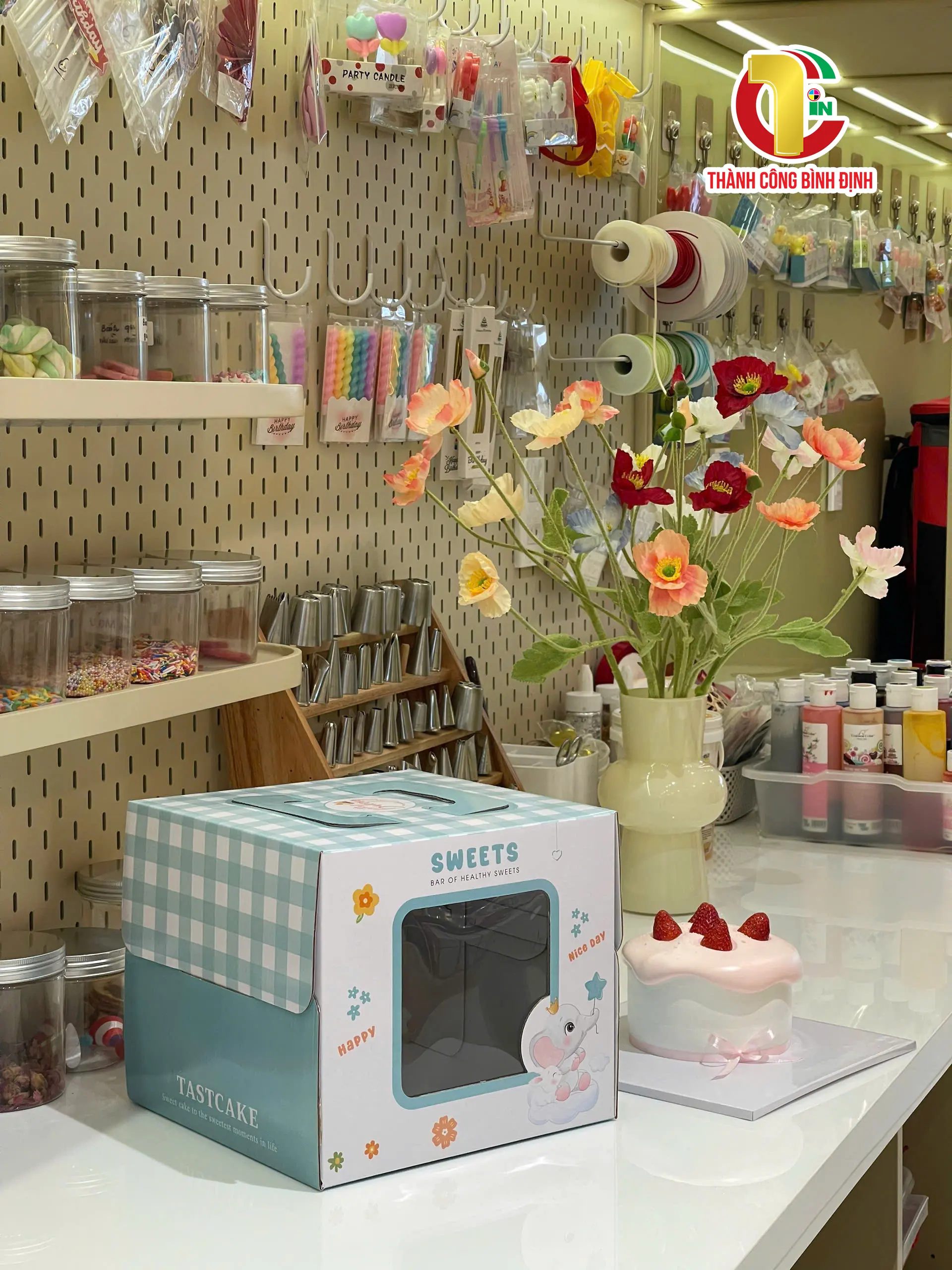 Hộp b&aacute;nh kem Th&agrave;nh C&ocirc;ng B&igrave;nh Định
