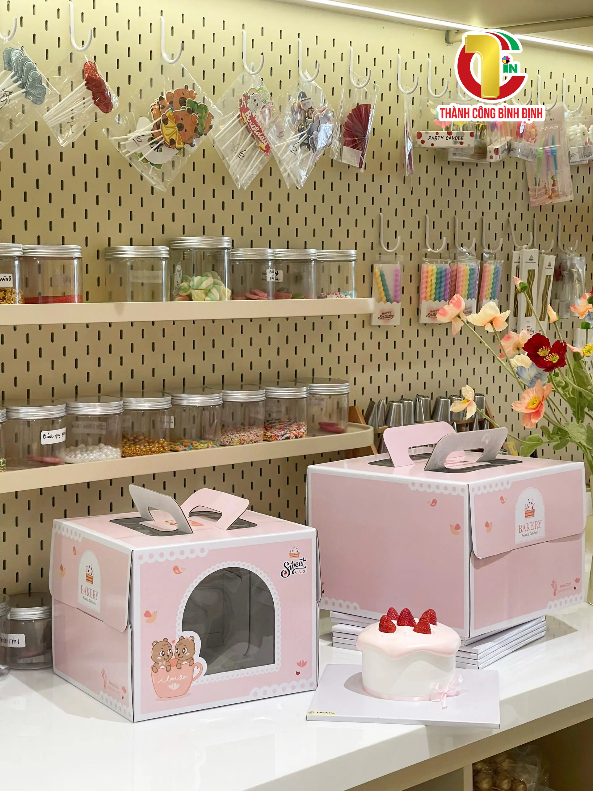 Hộp b&aacute;nh kem Th&agrave;nh C&ocirc;ng B&igrave;nh Định 
